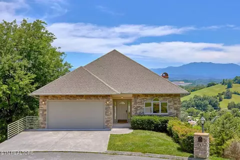 446 Maggie Mack Ln, Sevierville, TN 37862