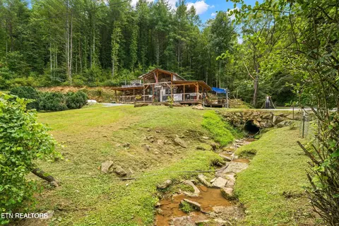 1575 Old 15th Rd, Del Rio, TN 37727