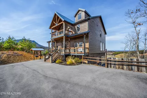 1490 Sleepy Valley Lane Ln, Sevierville, TN 37876