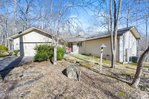 11 Londell Ct, Crossville, TN 38558