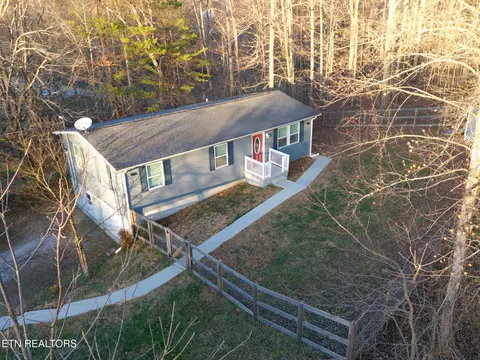 1104 Stony Point Rd, Knoxville, TN 37914