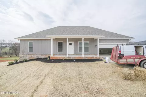 5215 N Wildwood Rd, Maryville, TN 37804