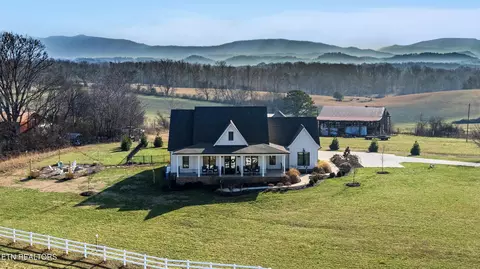 901 Lynnwood Dr, Greenback, TN 37742