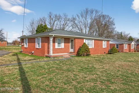 716 Dry Creek Rd, Smithville, TN 37166