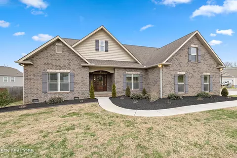 6101 Pembridge Rd, Knoxville, TN 37912