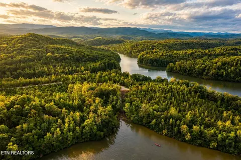 lot104 Pineview Ln, Vonore, TN 37885