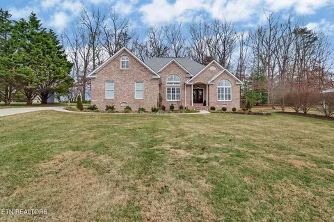 233 Dove Dr, Crossville, TN 38555