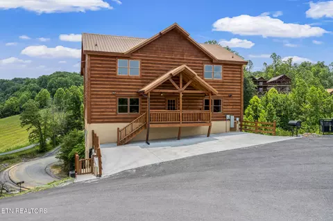 3303 Grace Way, Sevierville, TN 37876