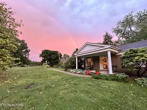 829 Chateaugay Rd, Knoxville, TN 37923