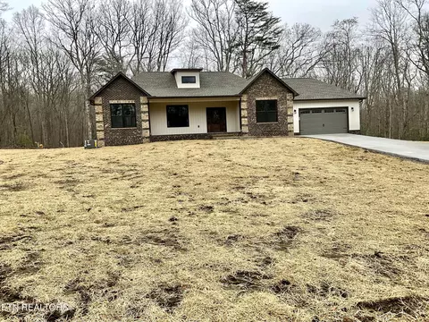 943 Creek Dr, Monterey, TN 38574