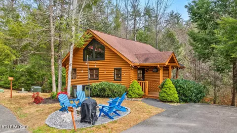 2402 Whitetail Ridge Way, Sevierville, TN 37862