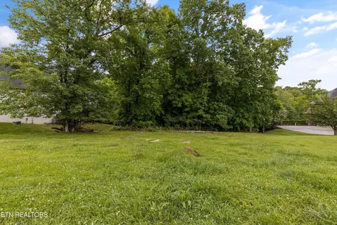 9524 Fortress Ln, Knoxville, TN 37922