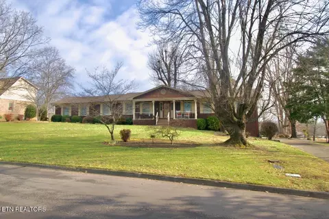 102 York Cir, Maryville, TN 37803