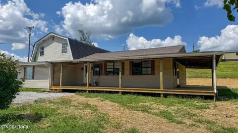 942 W Third Ave, Oneida, TN 37841