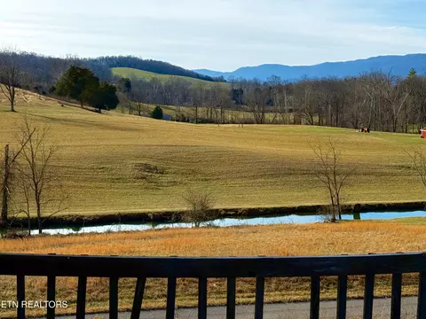 Exterior - 315 Rowlett Tr, Ewing, VA 24248 photo 2 of 8