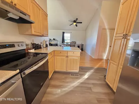 Kitchen - 315 Rowlett Tr, Ewing, VA 24248 photo 3 of 3