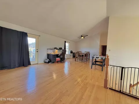Living - 315 Rowlett Tr, Ewing, VA 24248 photo 1 of 5