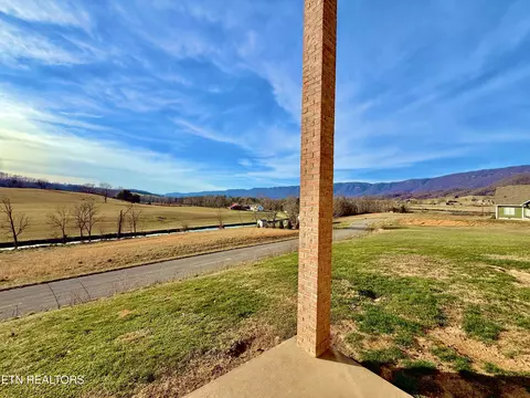 Exterior - 315 Rowlett Tr, Ewing, VA 24248 photo 3 of 8