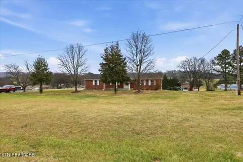 Exterior - 10050 Rutledge Pike, Corryton, TN 37721 photo 2 of 2
