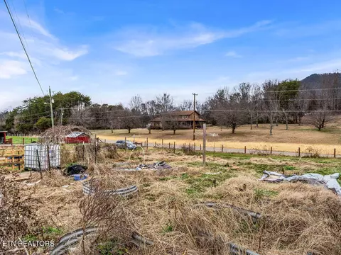 Exterior - 10724 Emory Rd, Luttrell, TN 37779 photo 6 of 18