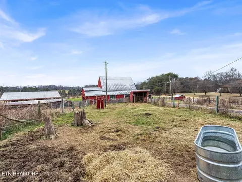 Exterior - 10724 Emory Rd, Luttrell, TN 37779 photo 8 of 18