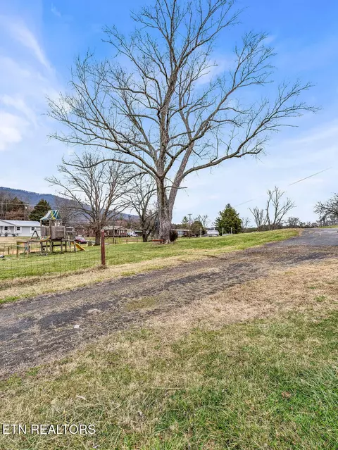 Exterior - 10724 Emory Rd, Luttrell, TN 37779 photo 7 of 18