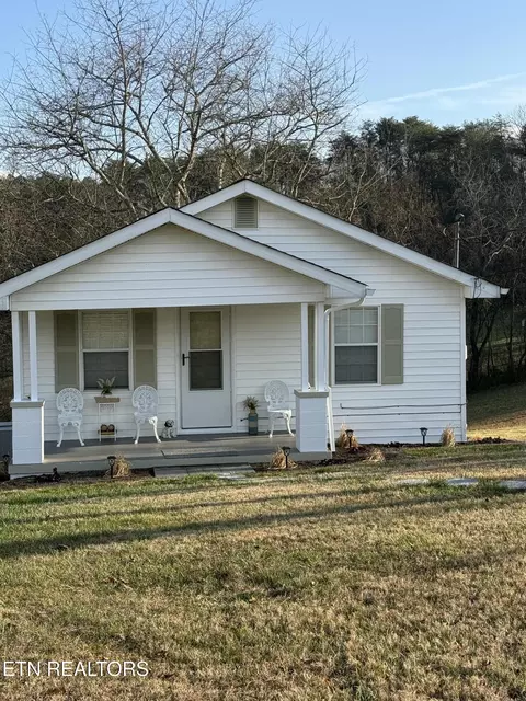 206 Ross Cemetery Rd, Rocky Top, TN 37769