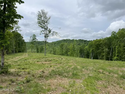 123 Ingle Ln, Tazewell, TN 37879