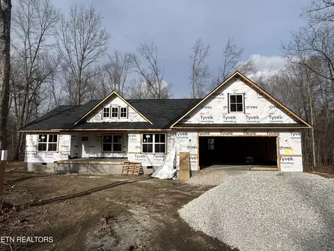59 C C Rd, Monterey, TN 38574