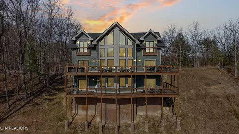 2731 Knights Ln, Sevierville, TN 37862