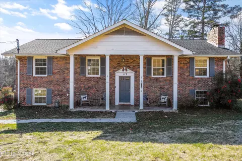 113 Nebraska Ave, Oak Ridge, TN 37830
