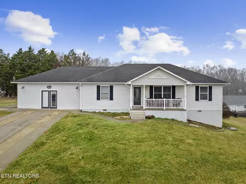 212 Bayberry Dr, Crossville, TN 38555