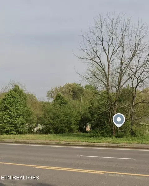 302 N Amhurst Pl, Englewood, TN 37329