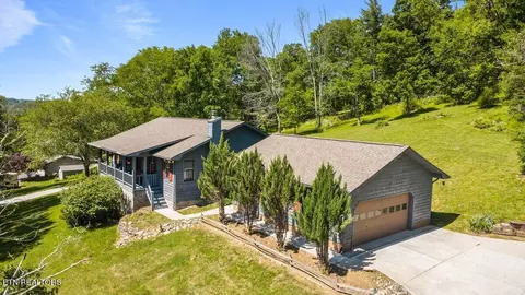 227 Lone Ridge Ln, Clinton, TN 37716