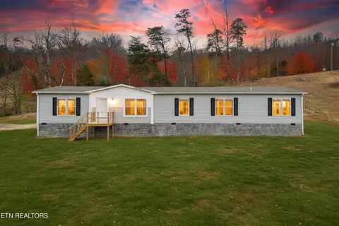 509 Smokey Rd, Rutledge, TN 37861