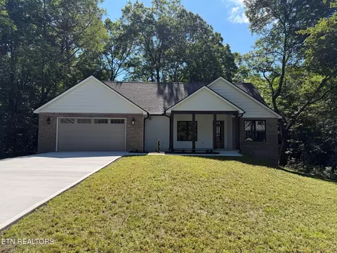 741 Westchester Dr, Crossville, TN 38558