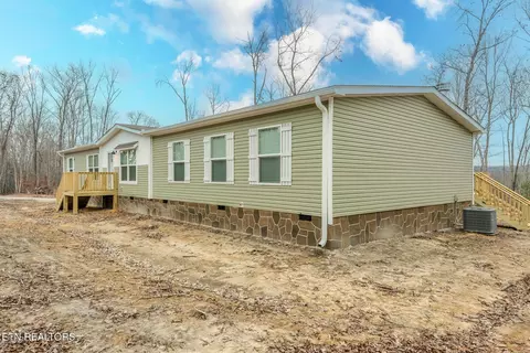 271 Charlie Newberry Rd, Lancing, TN 37770