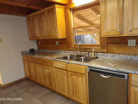 Kitchen - 323 Beech Hollow Rd, Harrogate, TN 37752 photo 1 of 2