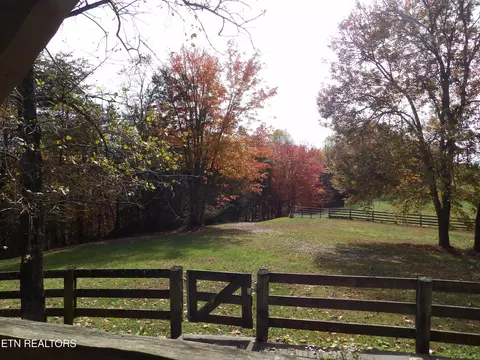 Exterior - 323 Beech Hollow Rd, Harrogate, TN 37752 photo 4 of 6