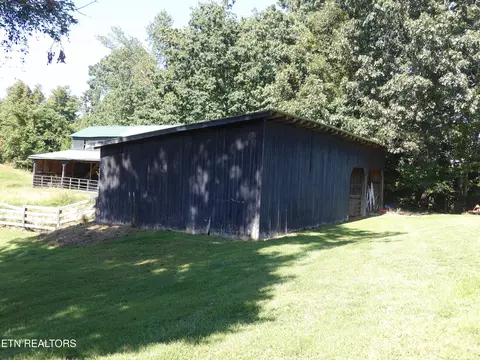 Exterior - 323 Beech Hollow Rd, Harrogate, TN 37752 photo 3 of 6
