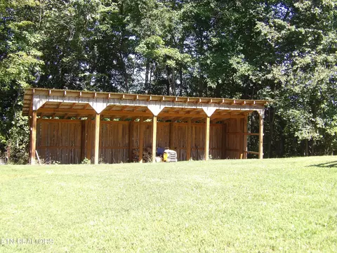 Exterior - 323 Beech Hollow Rd, Harrogate, TN 37752 photo 5 of 6