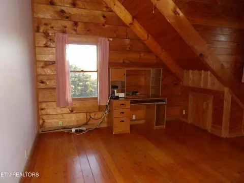 Bedroom - 323 Beech Hollow Rd, Harrogate, TN 37752 photo 3 of 3