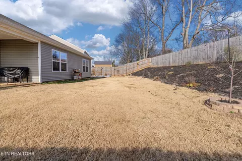 Exterior - 921 Erica Dr, Talbott, TN 37877 photo 4 of 11