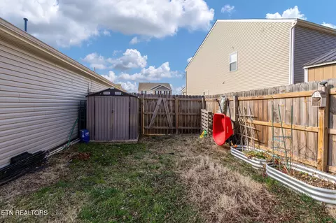 Exterior - 921 Erica Dr, Talbott, TN 37877 photo 8 of 11