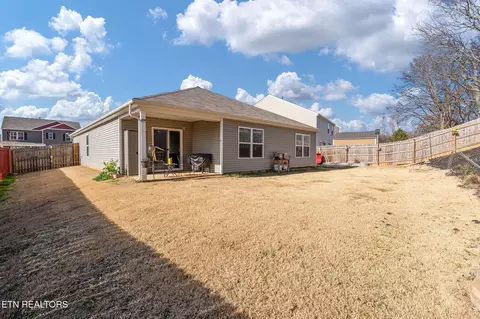 Exterior - 921 Erica Dr, Talbott, TN 37877 photo 5 of 11