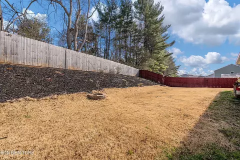 Exterior - 921 Erica Dr, Talbott, TN 37877 photo 9 of 11