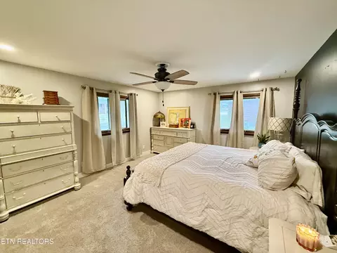 Bedroom - 7947 Cranley Rd, Powell, TN 37849 photo 2 of 3