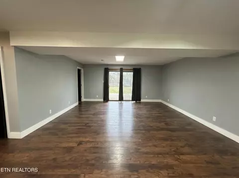 Living - 7947 Cranley Rd, Powell, TN 37849 photo 8 of 8