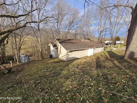 Exterior - 125 Dexter Dr, Ewing, VA 24248 photo 7 of 8
