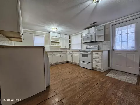 Kitchen - 125 Dexter Dr, Ewing, VA 24248 photo 1 of 1